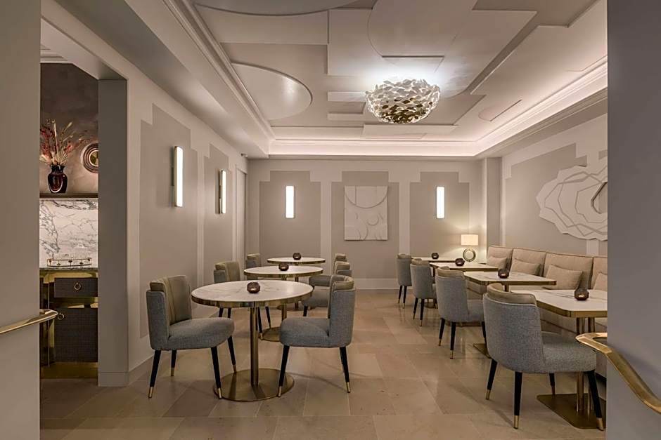 Hotel Camille Paris, Tapestry Collection by Hilton