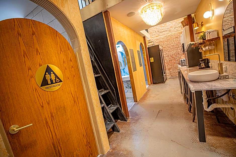 Social Stays - Santa Barbara's FIRST hostel on State Street