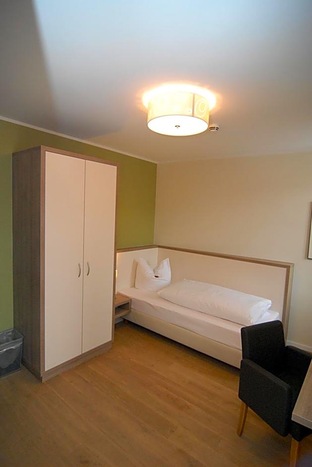 Photo 1 of 4 of Single Room
