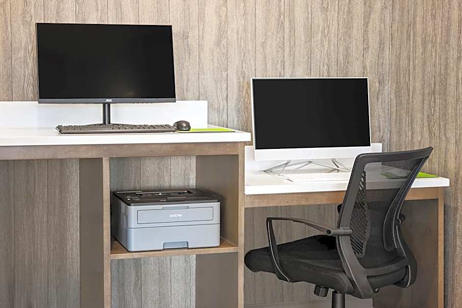 La Quinta Inn & Suites by Wyndham Locust Grove