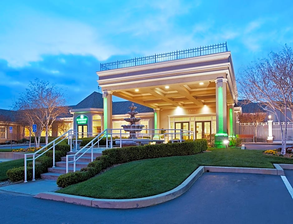 Holiday Inn Redding, an IHG Hotel