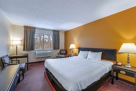 King Room - Accessible/Non-Smoking