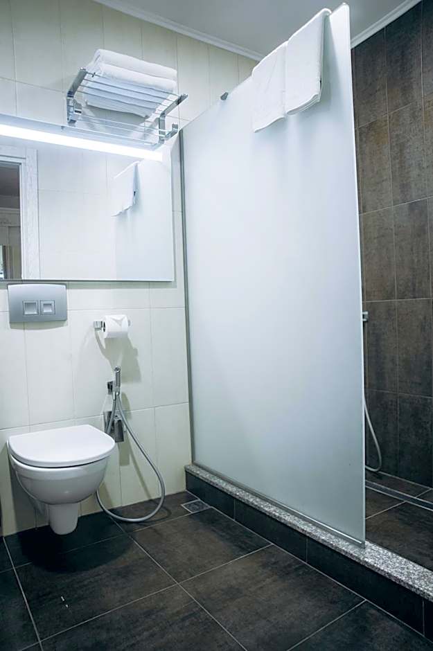 Colosseum Marina Hotel