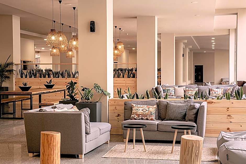 Sunny Beach Club - Adults Only #YouthfulVibes