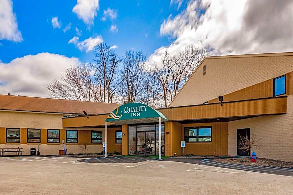 Photo 1 of 29 of Quality Inn Schenectady - Albany