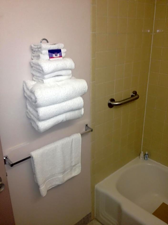 Richmond Inn and Suites