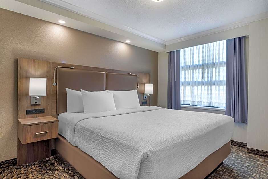 Best Western Plus Carlton Plaza Hotel