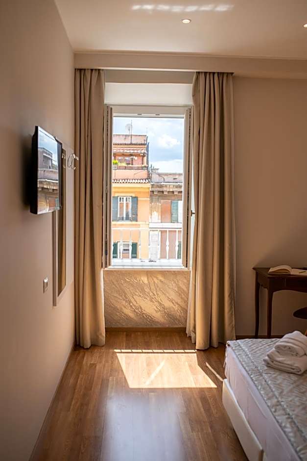 Top Floor Colosseo Guesthouse