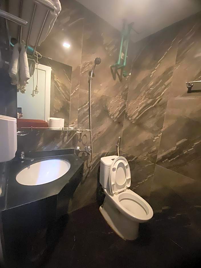 Hồng Kỳ Boutique Hotel