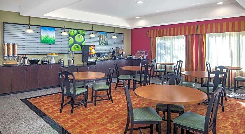 La Quinta Inn & Suites by Wyndham Union City