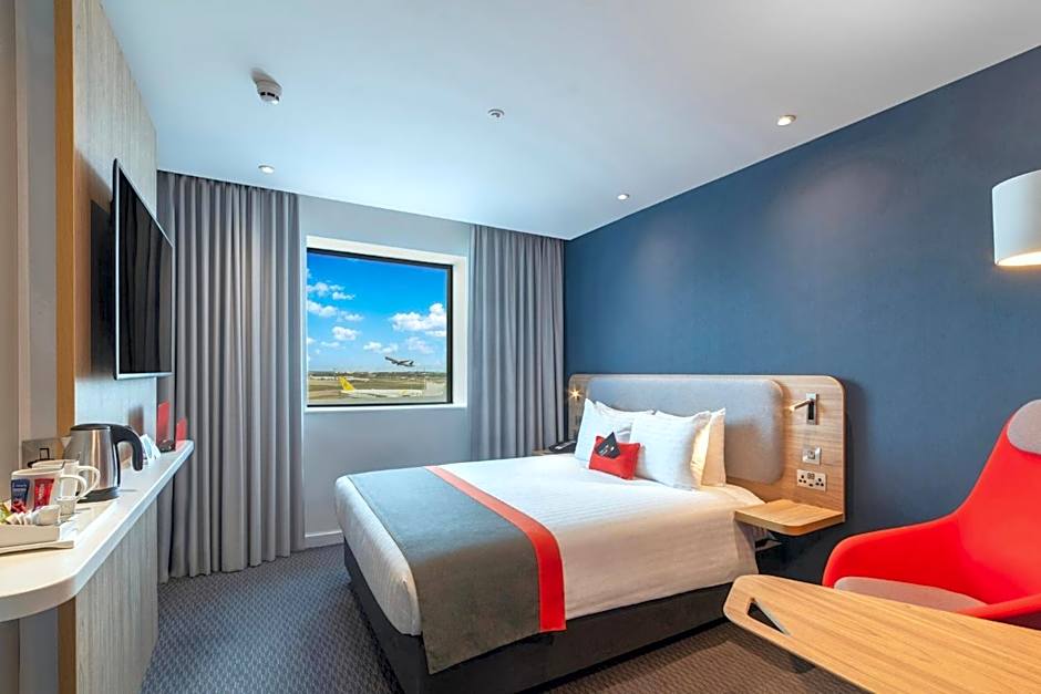 Holiday Inn Express - London Heathrow T4 By IHG