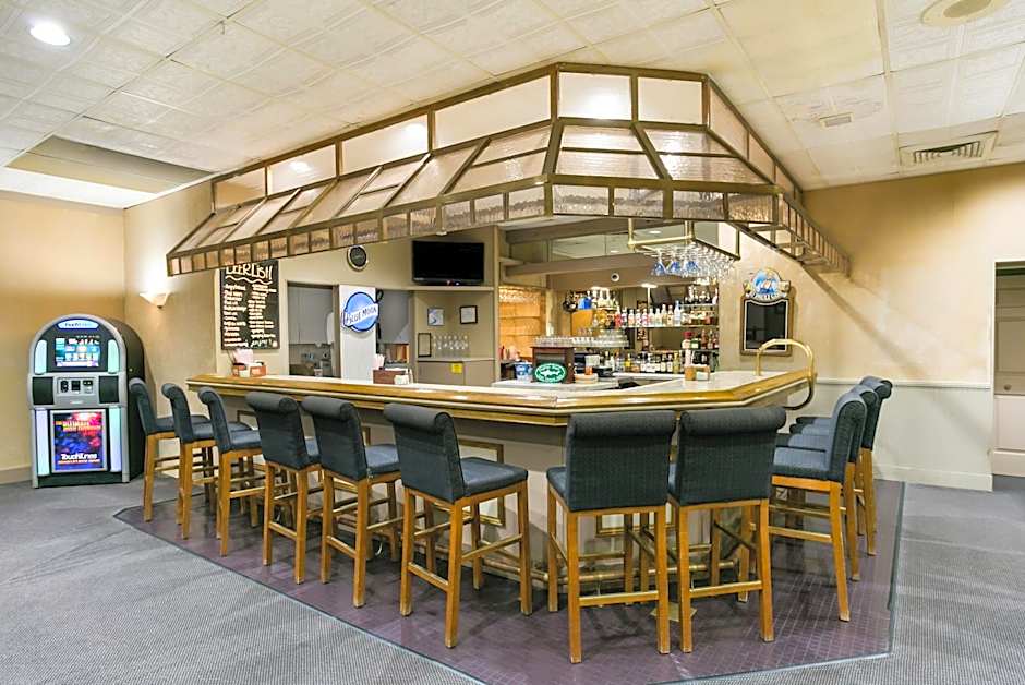 Eisenhower Hotel and Conference Center