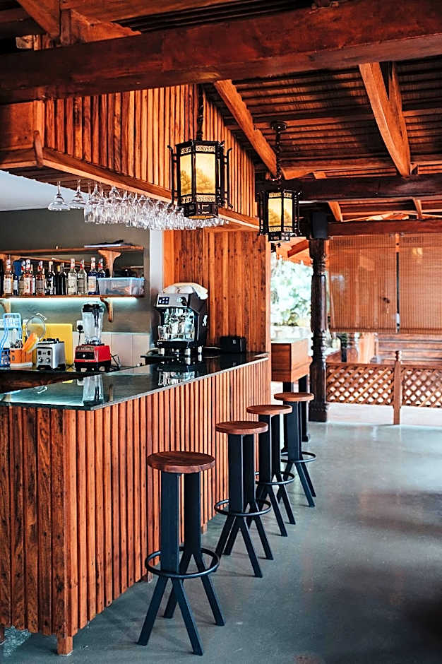 Yushili Hotel & Restaurant