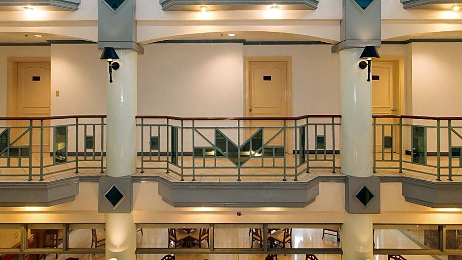 Royal Am Rei Hotel by RedDoorz