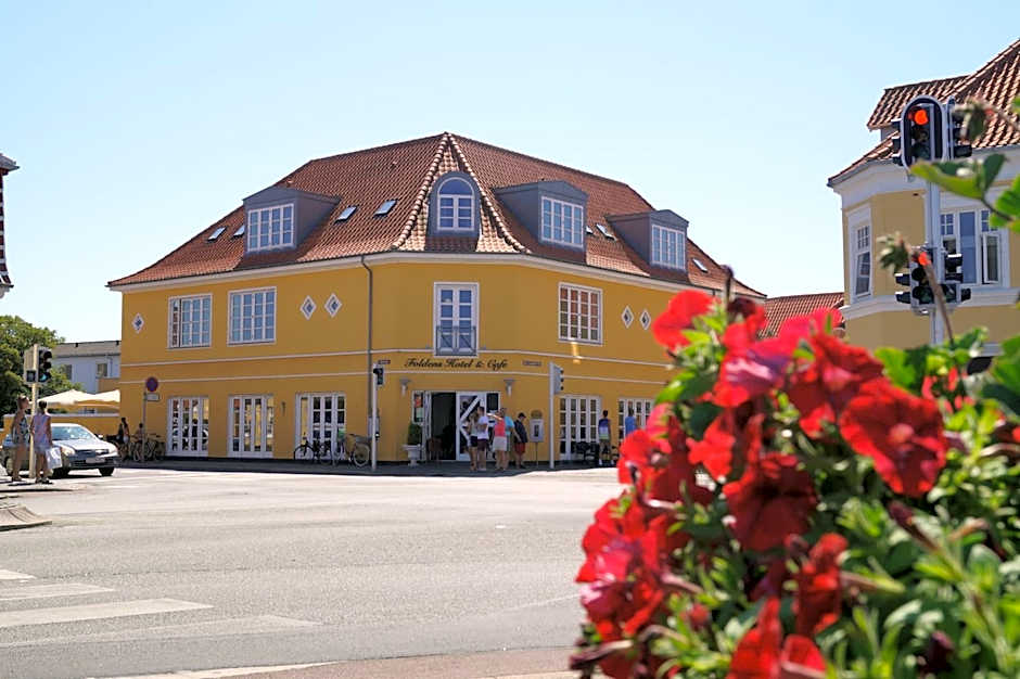 Photo 1 of 50 of Foldens Hotel