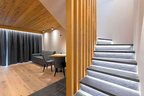 Arnica Mountain Hotel