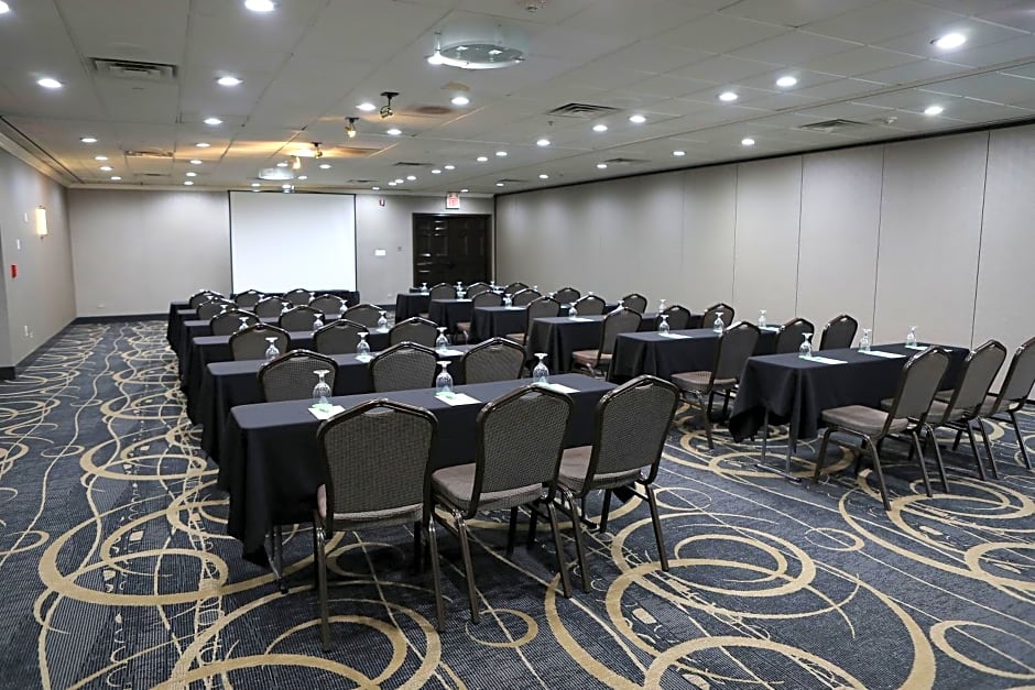 Holiday Inn Chicago/Oak Brook By IHG