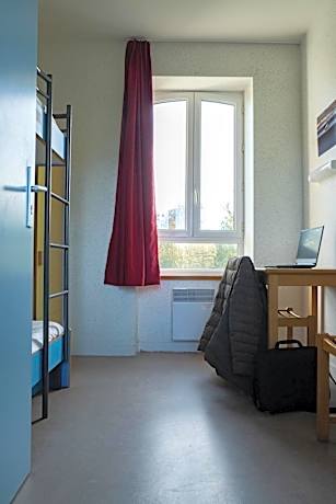 Quadruple Room – Shared Bathroom