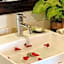 Muong Thanh Luxury Nhat Le Hotel