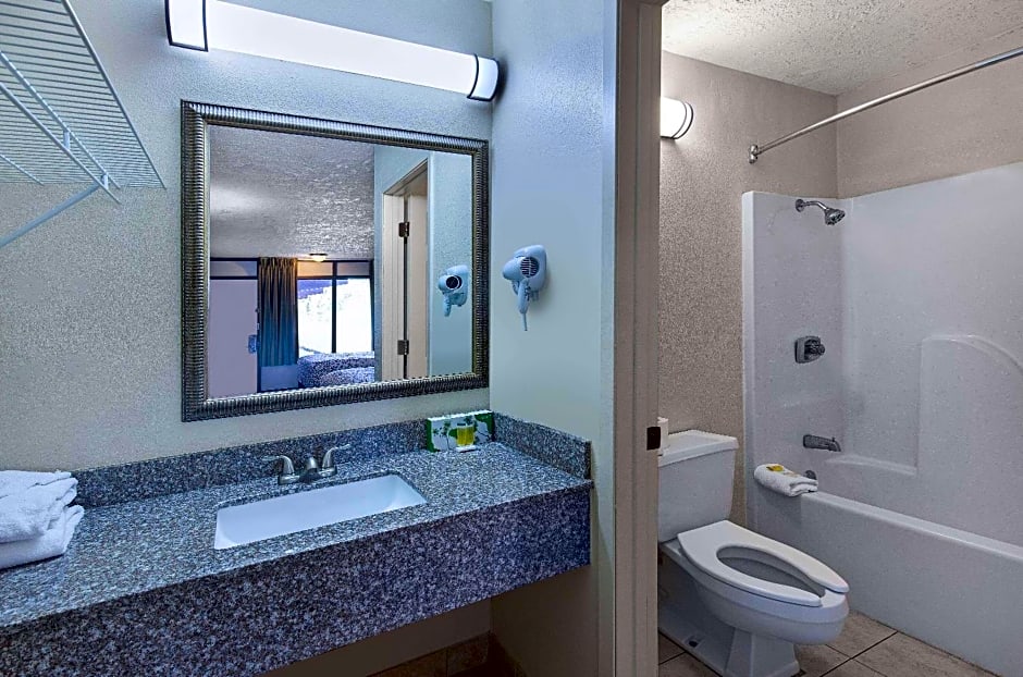 Americana Inn a Travelodge by Wyndham