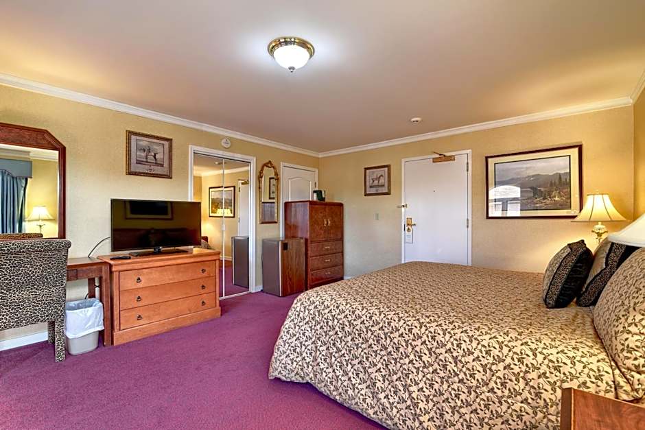Photo 1 of 4 of Deluxe 1 King Bed, Main Building