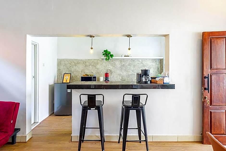 MONA NEST Canggu 2BR Tiny House with Rooftop and Cozy Workspace