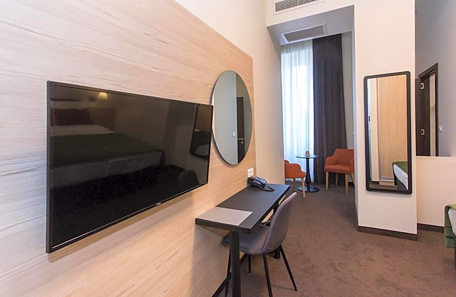 Hotel Grand Hedonist