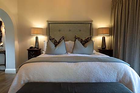 King Suite with Garden View