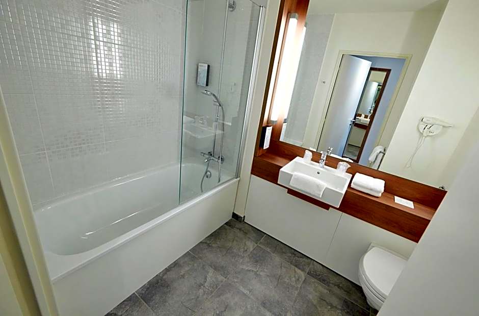 Hotel Campanile Saint-Malo  Saint-Jouan-Des-Guerets