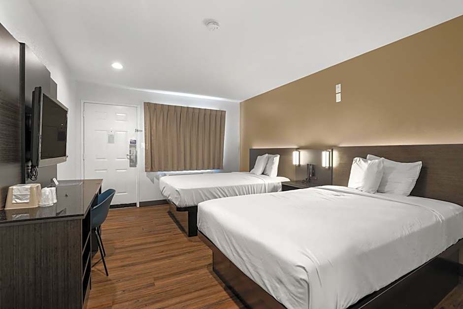 Motel 6-Escondido, CA