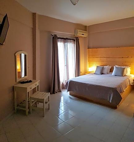 Apartment with Garden View