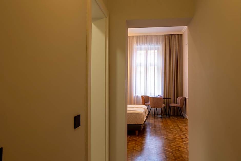 Bloom Downtown Suites