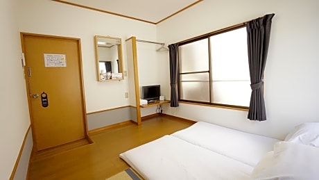 Japanese Style Economy Room
