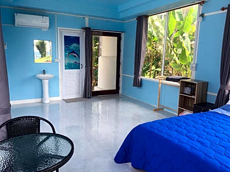 Suite with Mountain View