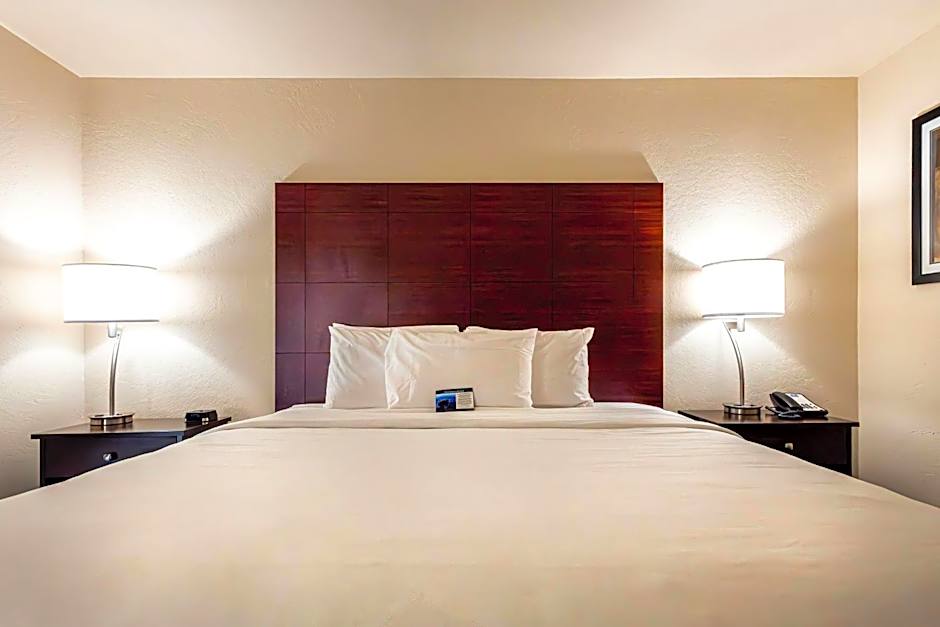 Cobblestone Inn & Suites - Big Lake