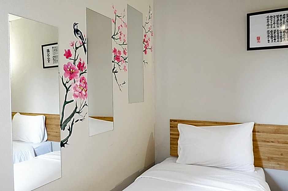 IZEN Budget Hotel & Residences (Plus)