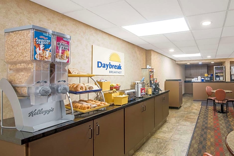 Days Inn by Wyndham Duluth Lakewalk