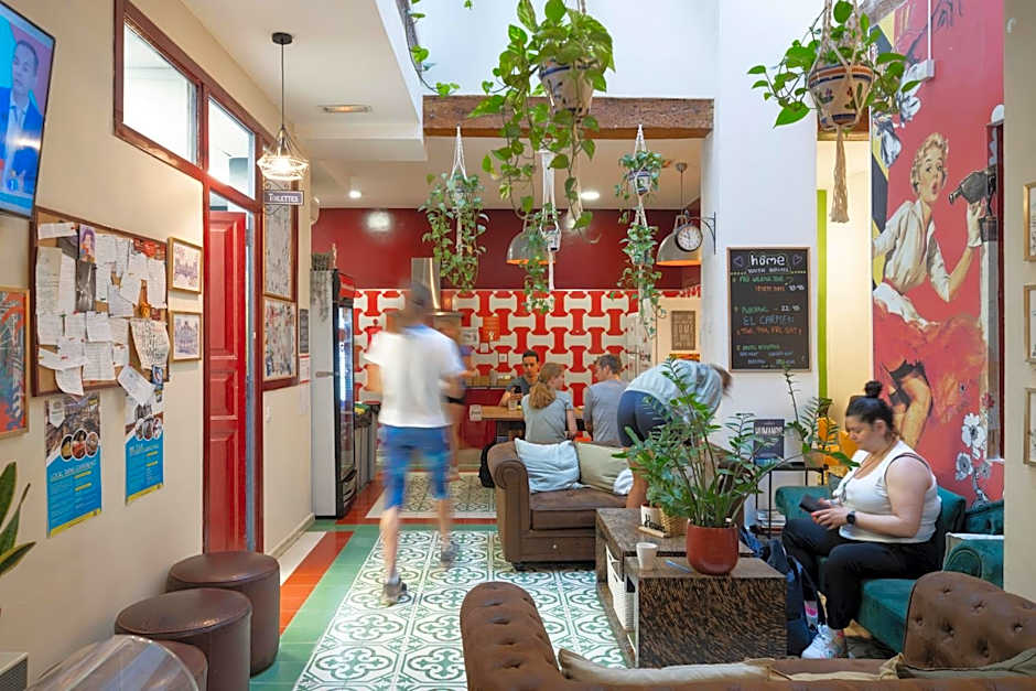 Home Youth Hostel by Feetup Hostels