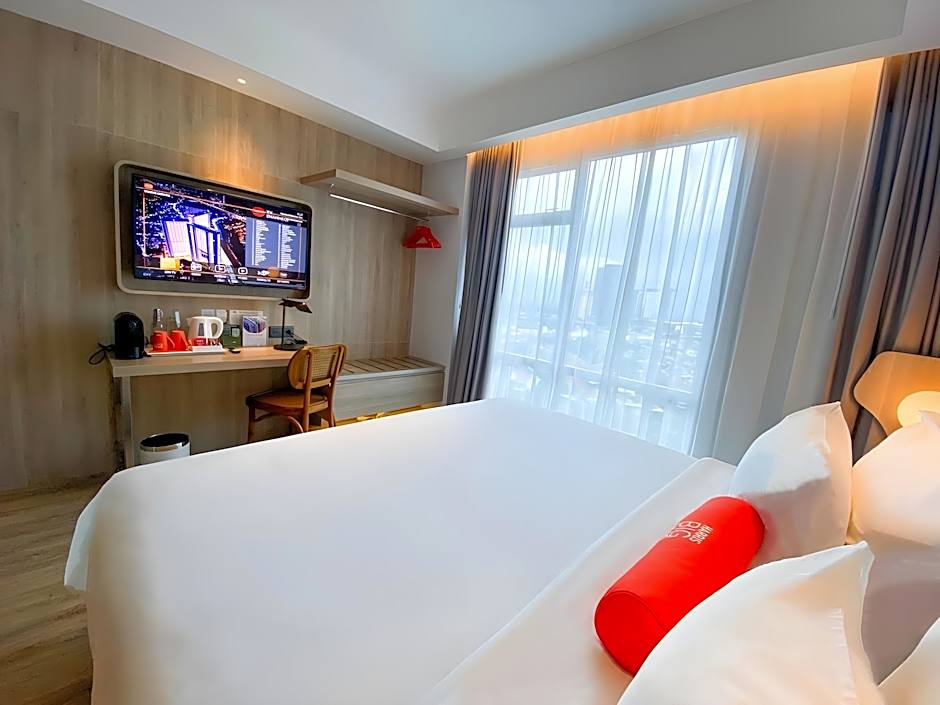 HARRIS Suites Puri Mansion