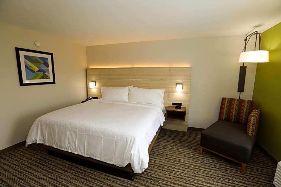 Holiday Inn Express Hillsboro I-35, an IHG Hotel