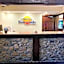 Fourwinds Lakeside Inn & Marina