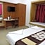 Hotel Marina Mahal