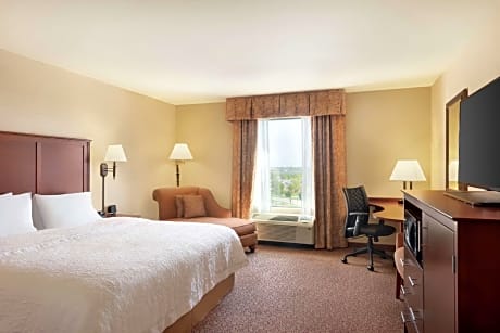 1 KING MOBILITY ACCESS RI SHWR SUITE NOSMOK