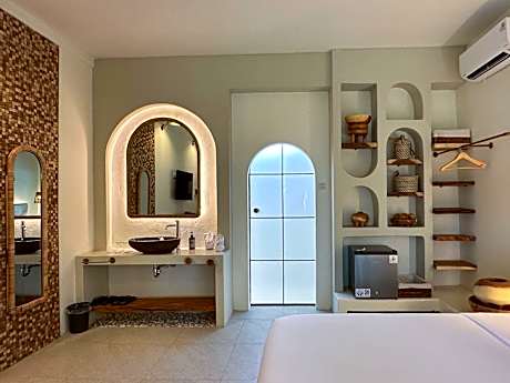 Suite King or Twin Room with Bath Tub
