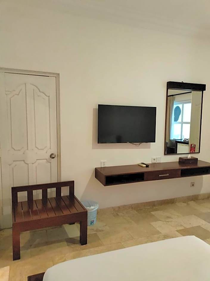 Sari Bunga Hotel - Legian, walking distance to Legian Beach