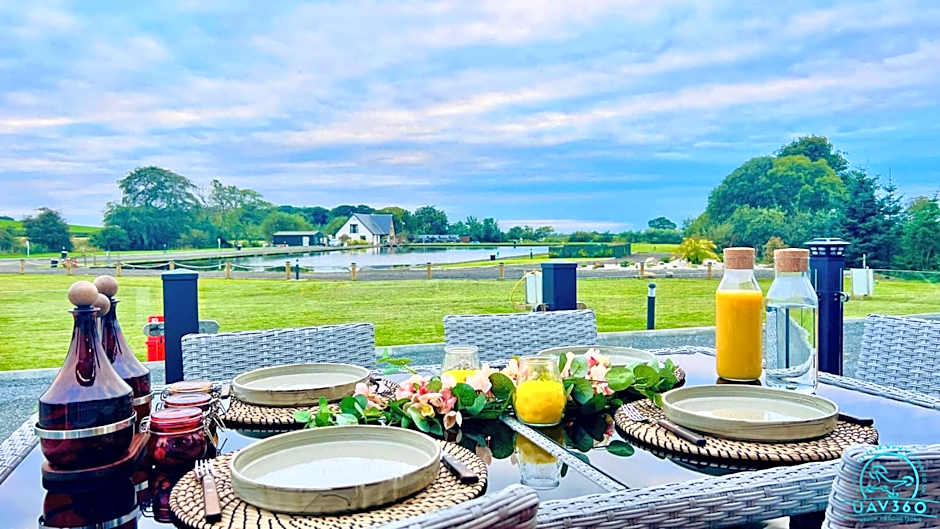 Arranview Lochside Pods & Lodges all with private Hot-tubs