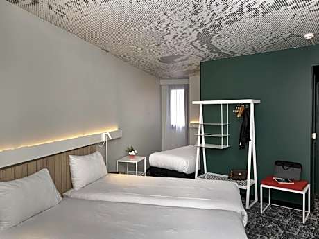 Room with 3 Single Beds