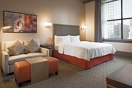 1Kg Prem Mobility/Hearing Acc Tub Nonsmoking