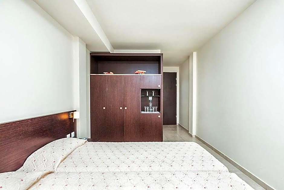 Elinotel Polis Hotel