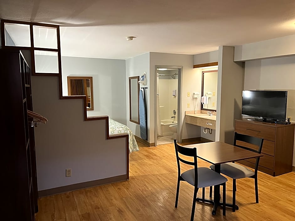 HomeTowne Studios Amarillo West